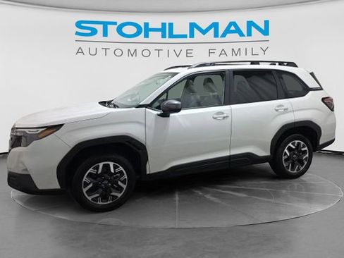 Certified 2025 Subaru Forester Premium AWD/4WD image 4