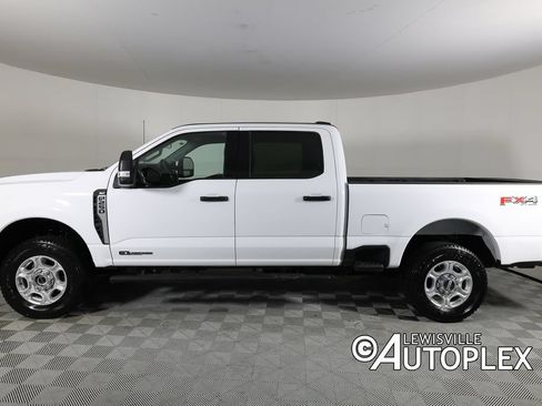 Used 2025 Ford F250 XLT w/ FX4 Off-Road Package AWD/4WD image 9