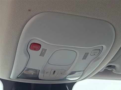 Used 2023 Jeep Renegade Trailhawk AWD/4WD image 95