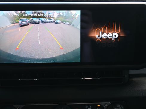 Used 2025 Jeep Wrangler Unlimited Sport AWD/4WD image 25