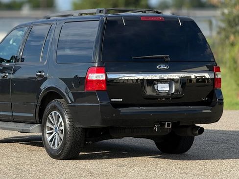 Used 2015 Ford Expedition XLT AWD/4WD image 16