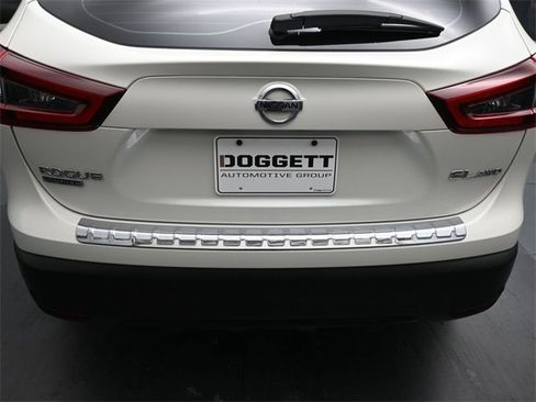 Used 2022 Nissan Rogue Sport SL w/ Premium Package image 10