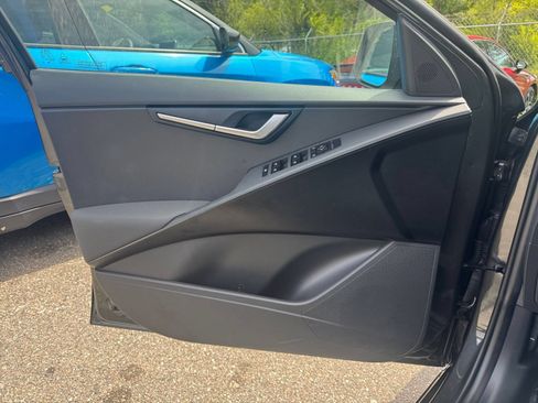 Used 2026 Kia Niro LX FWD image 18