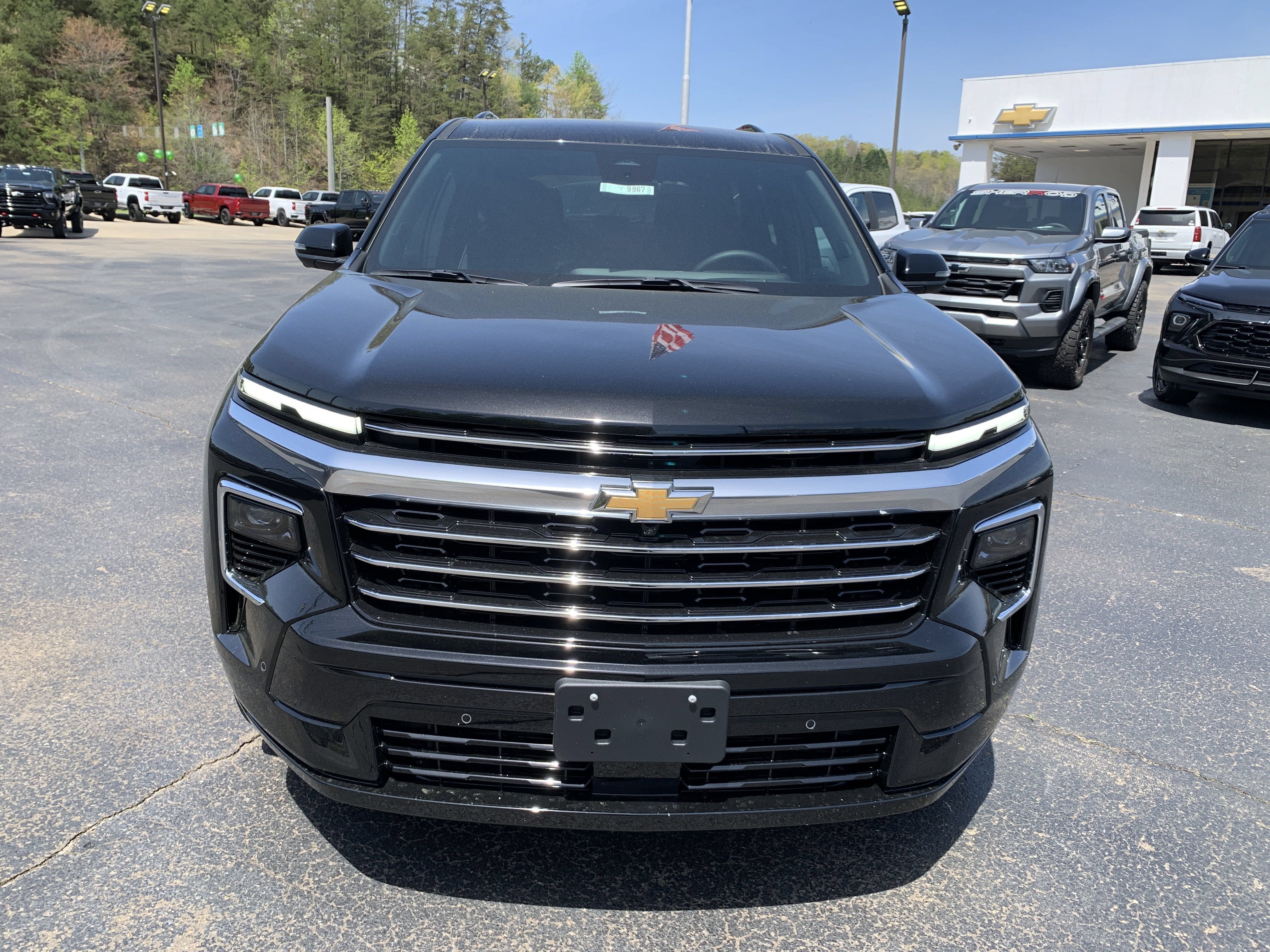 New 2025 Chevrolet Traverse High Country w/ LPO, Floor Liner Package FWD image 5