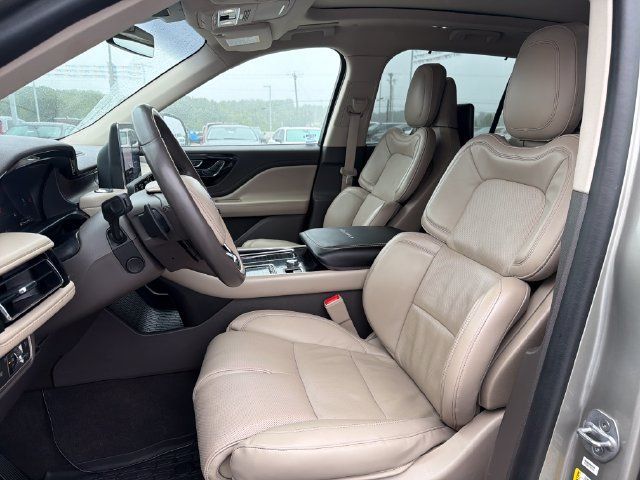 Used 2023 Lincoln Aviator Reserve w/ Equipment Group 201A AWD/4WD image 10