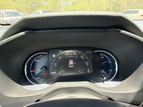 Certified 2025 Toyota RAV4 LE AWD/4WD image 26