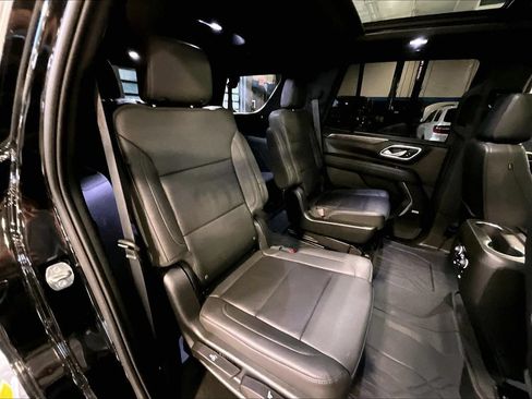 Used 2023 Chevrolet Tahoe Z71 w/ Luxury Package AWD/4WD image 16