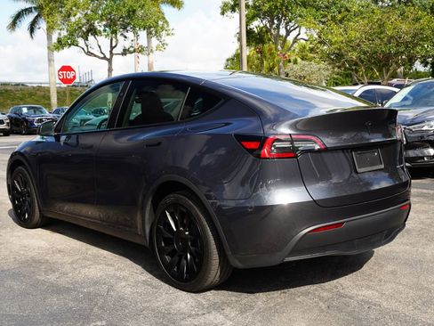 Used 2024 Tesla Model Y Long Range AWD/4WD image 9