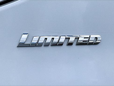 Used 2023 Toyota Tundra Limited AWD/4WD image 10