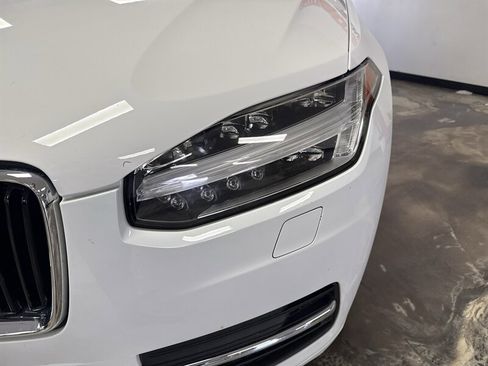 Used 2018 Volvo XC90 T6 Momentum w/ Convenience Package image 10