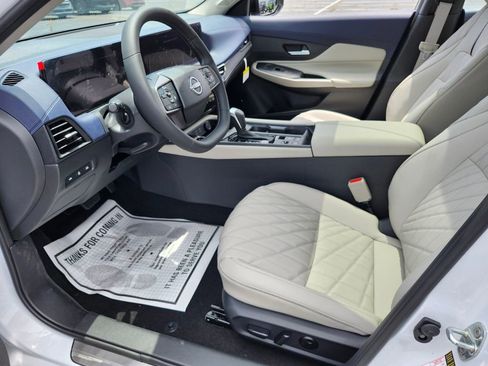 New 2026 Nissan Sentra SL w/ Floor Mat Package FWD image 4
