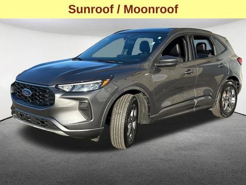 Used 2023 Ford Escape ST-Line w/ Tech Pack #1 AWD/4WD image 4