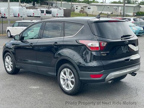 Used 2019 Ford Escape SE FWD image 5