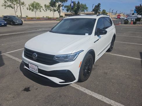 Used 2022 Volkswagen Tiguan SE R-Line FWD image 1