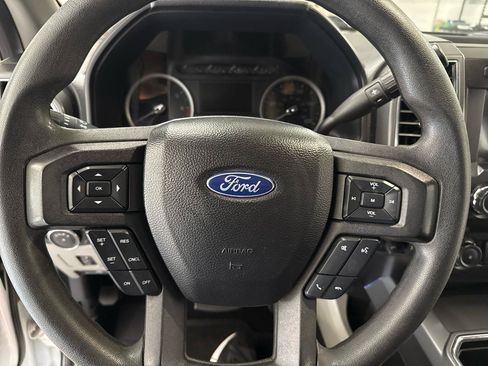 Used 2019 Ford F250 XLT w/ XLT Premium Package AWD/4WD image 12