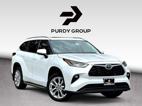 Used 2023 Toyota Highlander Limited image 1