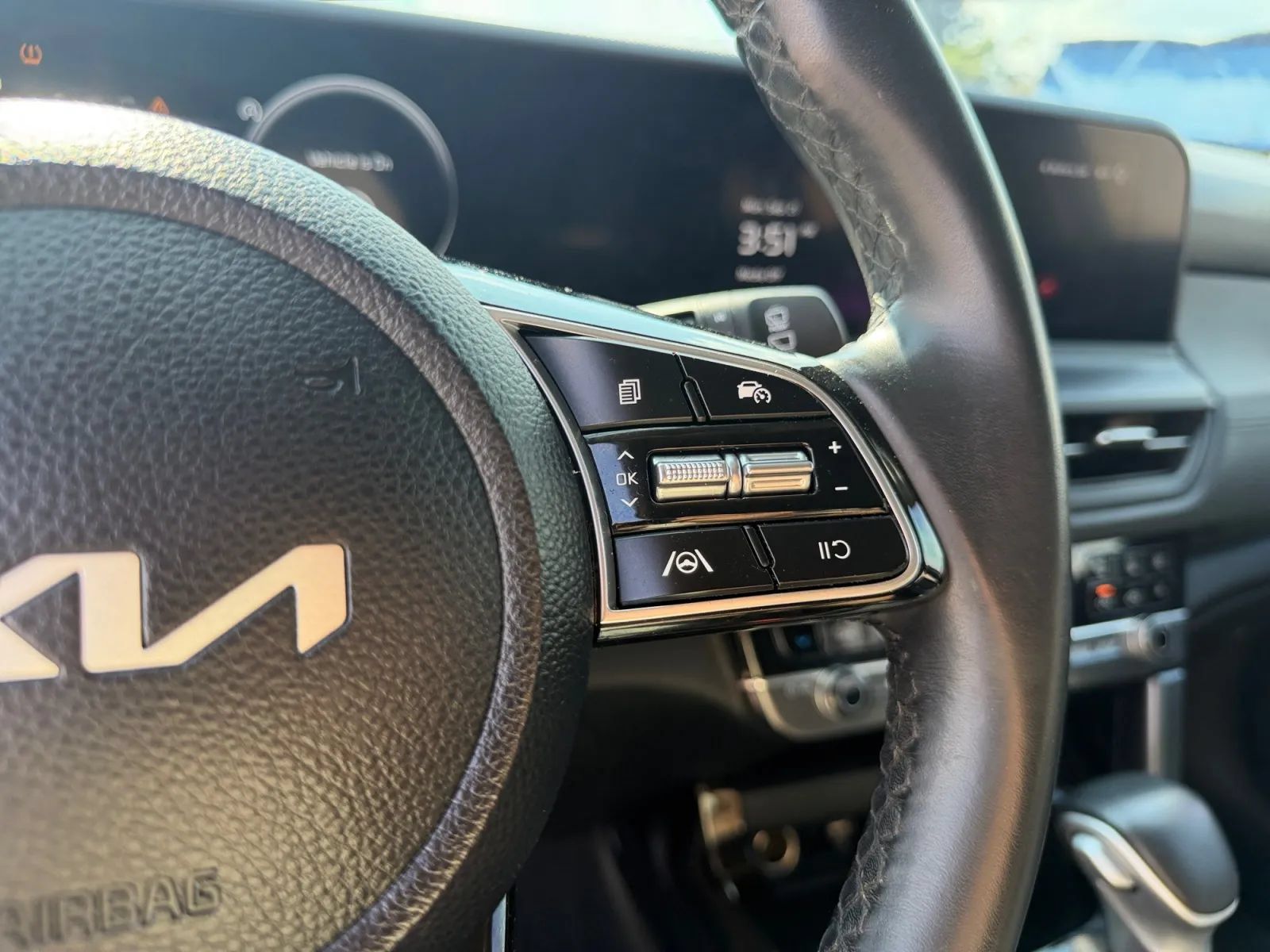 Used 2024 Kia Seltos EX FWD image 21