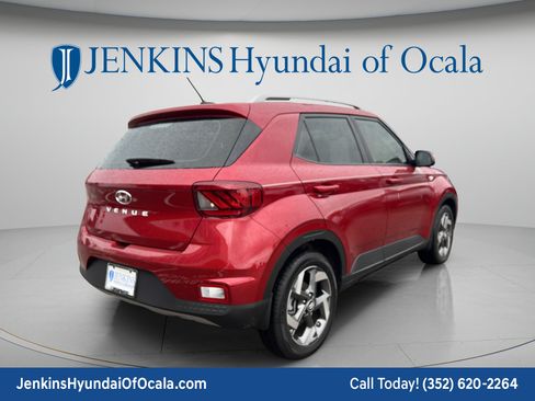 Certified 2025 Hyundai Venue Limited FWD image 3