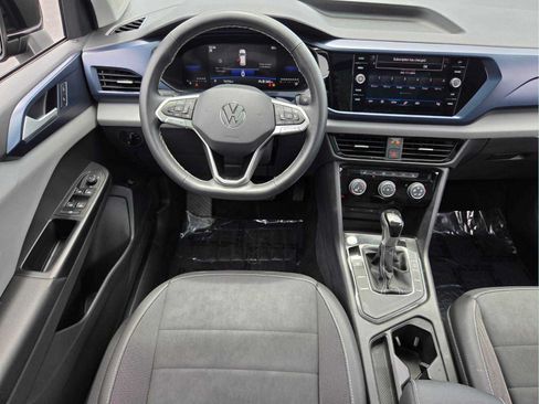 Used 2023 Volkswagen Taos SE w/ Panoramic Sunroof Package FWD image 15