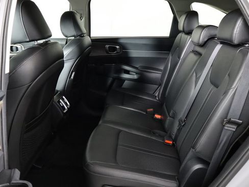 Used 2022 Kia Sorento S AWD/4WD image 16