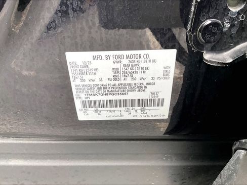 Used 2023 Ford Explorer XLT RWD image 41