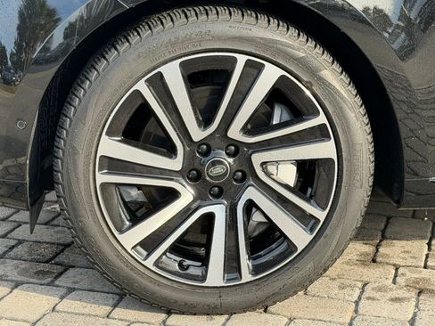 Used 2023 Land Rover Range Rover SE image 13