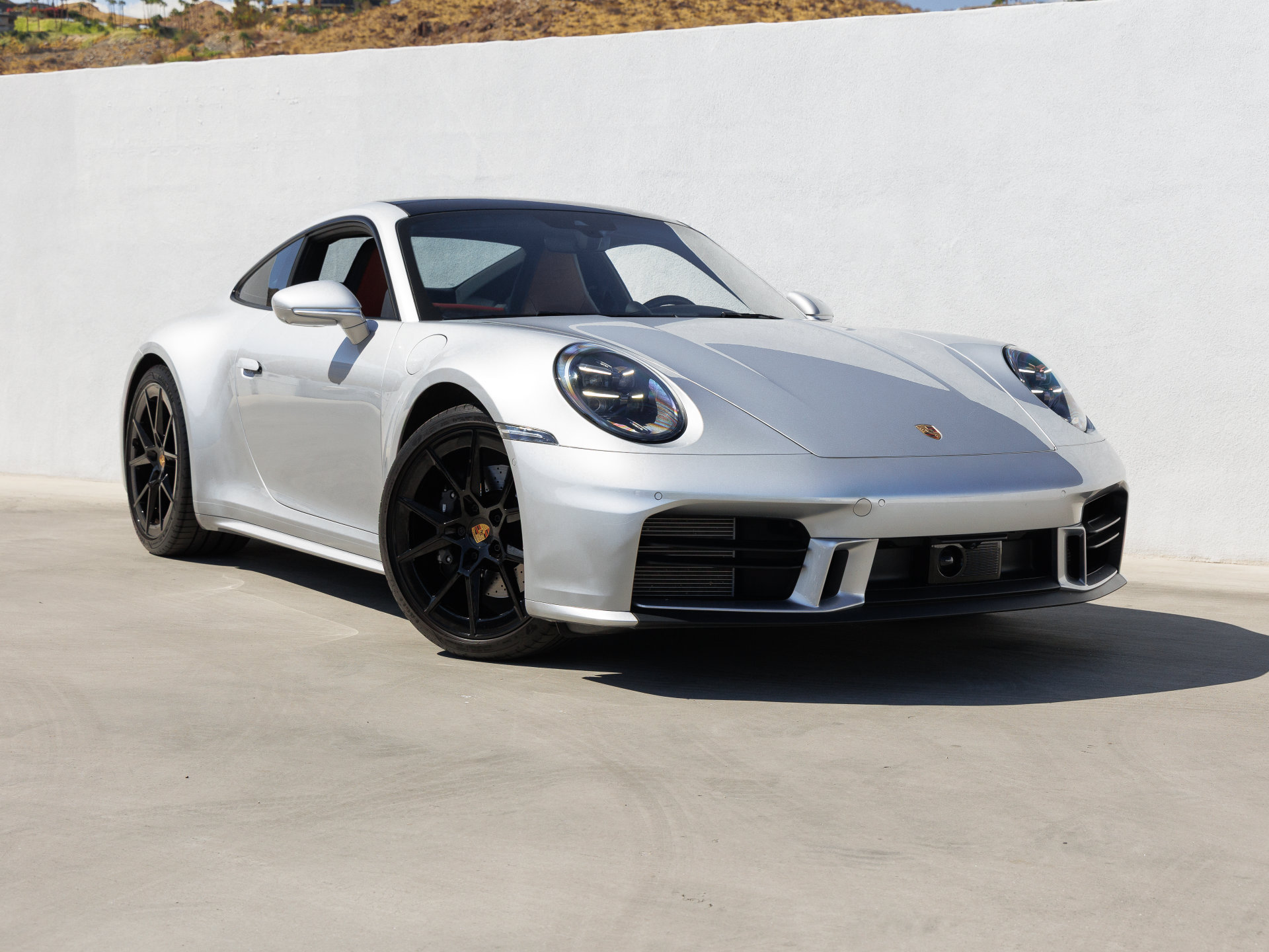 Certified 2025 Porsche 911 Carrera RWD image 9