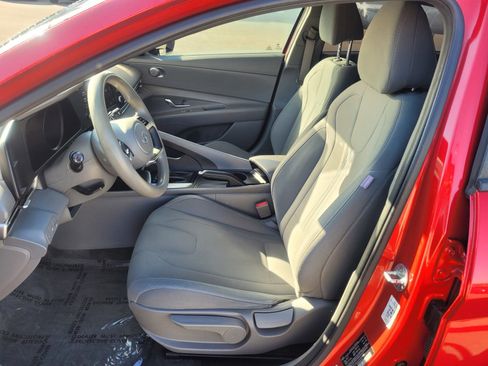 Used 2021 Hyundai Elantra SEL image 9