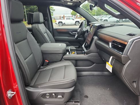 New 2026 GMC Yukon Denali w/ Denali Reserve Package AWD/4WD image 11