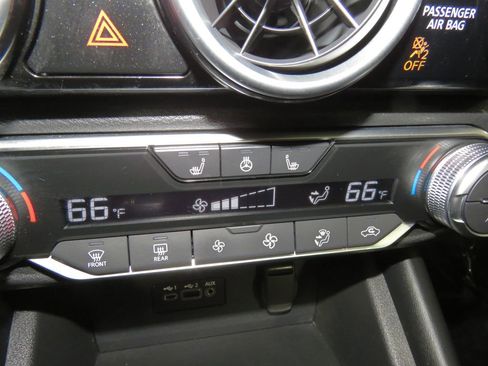 Used 2022 Nissan Sentra SR w/ Trunk Package image 19