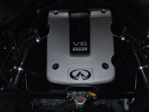 Used 2015 INFINITI Q70 3.7 w/ Deluxe Touring Package image 30