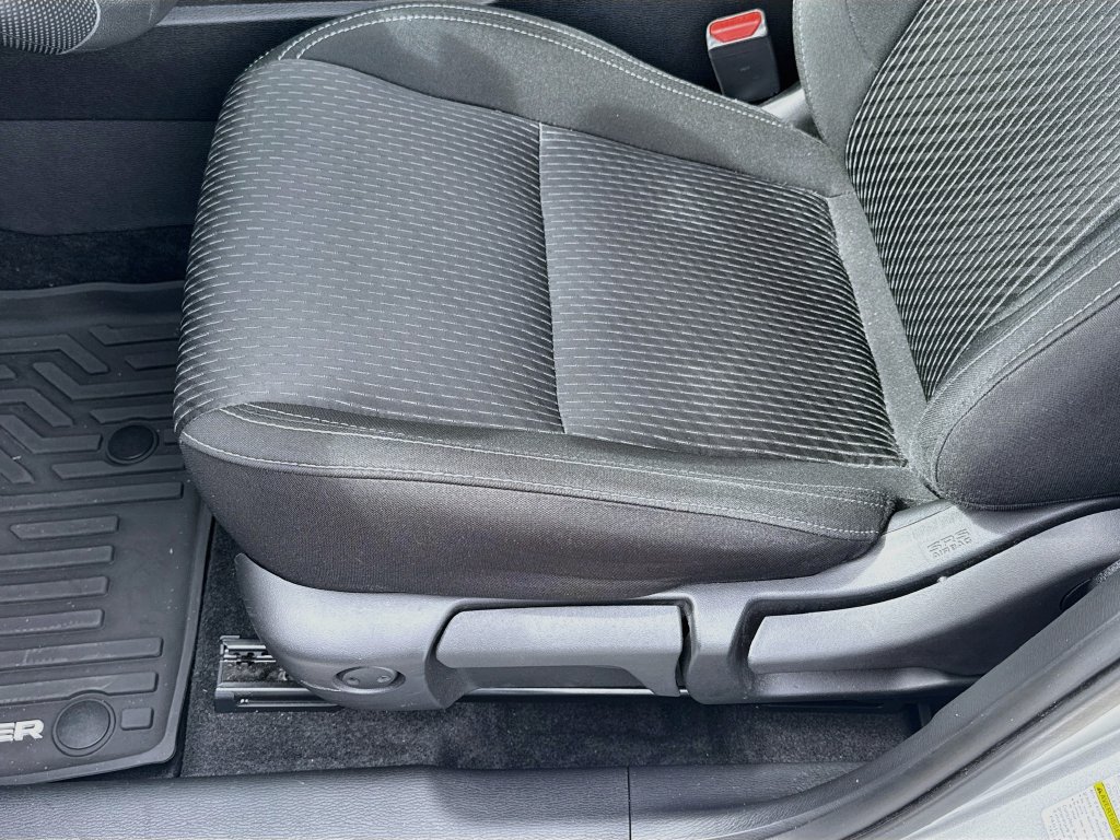 Used 2025 Mitsubishi Outlander ES FWD image 21
