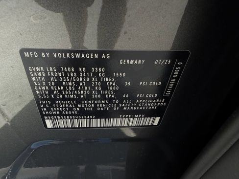 Used 2025 Volkswagen ID. Buzz Pro S Plus image 47