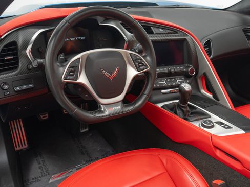 Used 2015 Chevrolet Corvette Z06 w/ 3LZ Preferred Equipment Group image 13