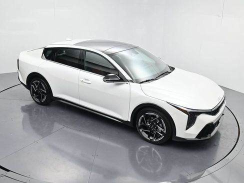 Certified 2025 Kia K4 GT-Line w/ GT-Line Premium Package FWD image 42