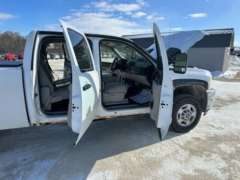 Used 2011 Chevrolet Silverado 2500 LT image 11