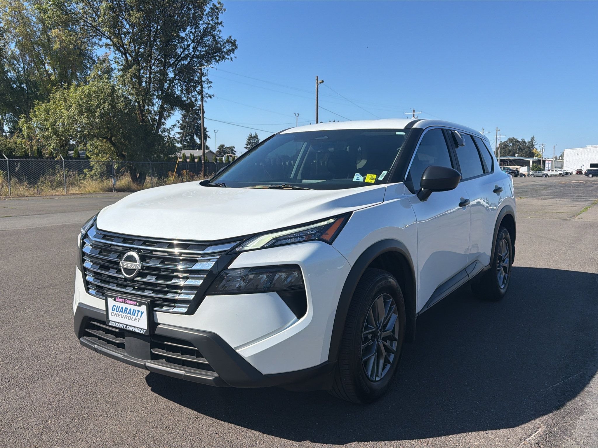 Used 2025 Nissan Rogue S AWD/4WD image 4