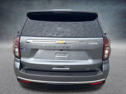 Used 2021 Chevrolet Suburban LT w/ LT Signature Package image 4