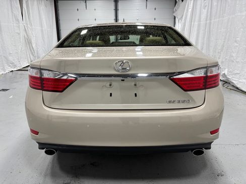 Used 2014 Lexus ES 350 w/ Luxury Package FWD image 6