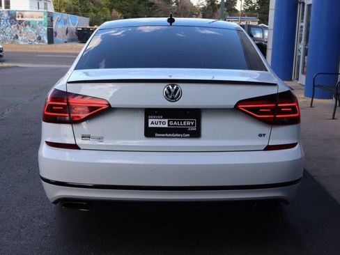 Used 2018 Volkswagen Passat 3.6 FWD image 4