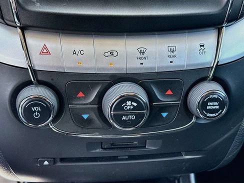 Used 2011 Dodge Journey Mainstreet w/ Safe & Sound Group AWD/4WD image 17