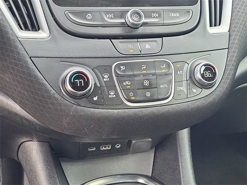 Used 2024 Chevrolet Malibu LT image 14
