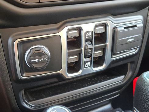 Used 2023 Jeep Wrangler Unlimited Sport AWD/4WD image 30