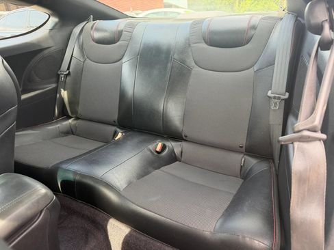 Used 2014 Hyundai Genesis 2.0T RWD image 9