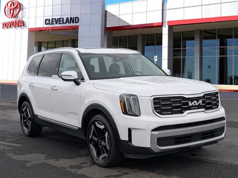 Used 2023 Kia Telluride S w/ S Sunroof Package AWD/4WD image 2