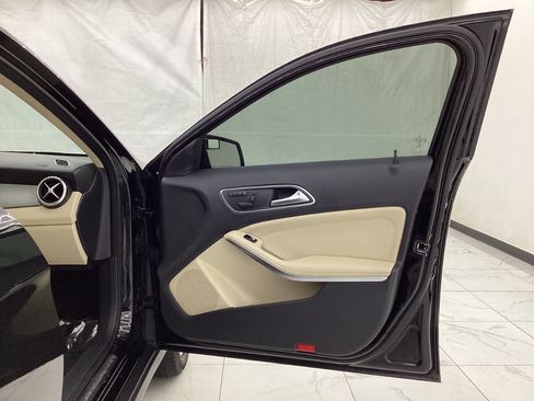 Used 2015 Mercedes-Benz GLA 250 4MATIC image 19