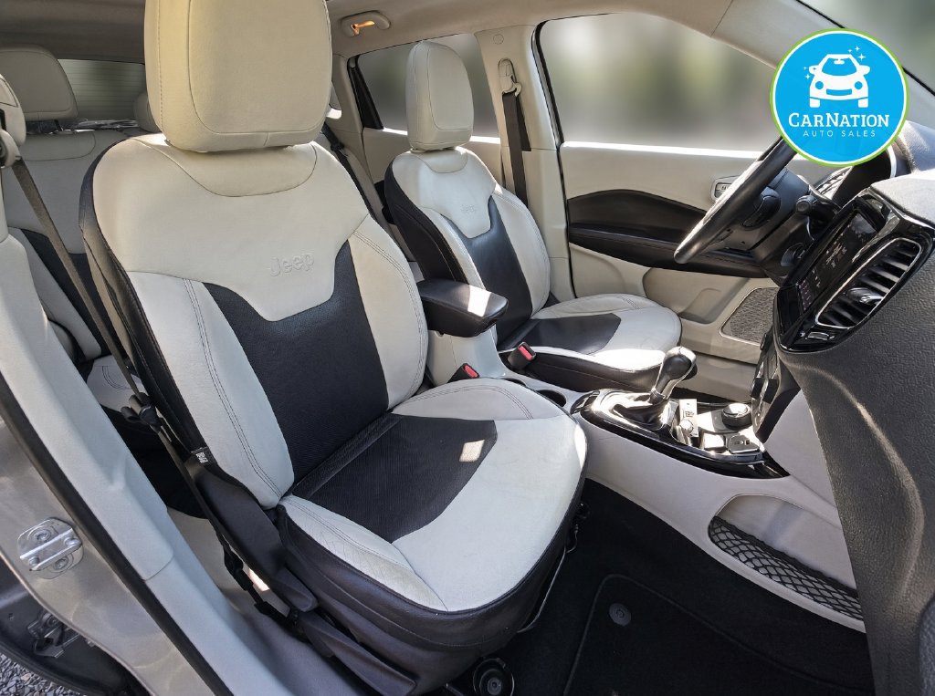 Used 2018 Jeep Compass Limited w/ Navigation Group AWD/4WD image 13