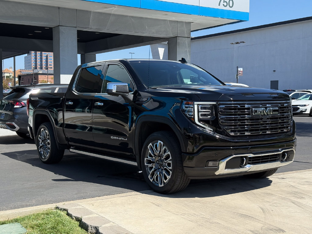Used 2025 GMC Sierra 1500 Denali Ultimate AWD/4WD image 5