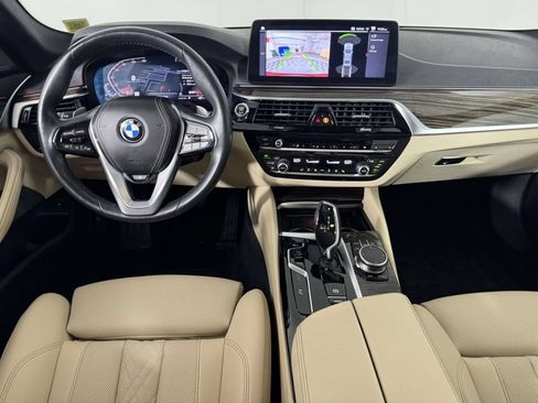 Used 2023 BMW 530i xDrive w/ Premium Package AWD/4WD image 5