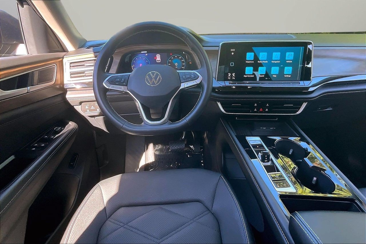 Used 2025 Volkswagen Atlas SE FWD image 10